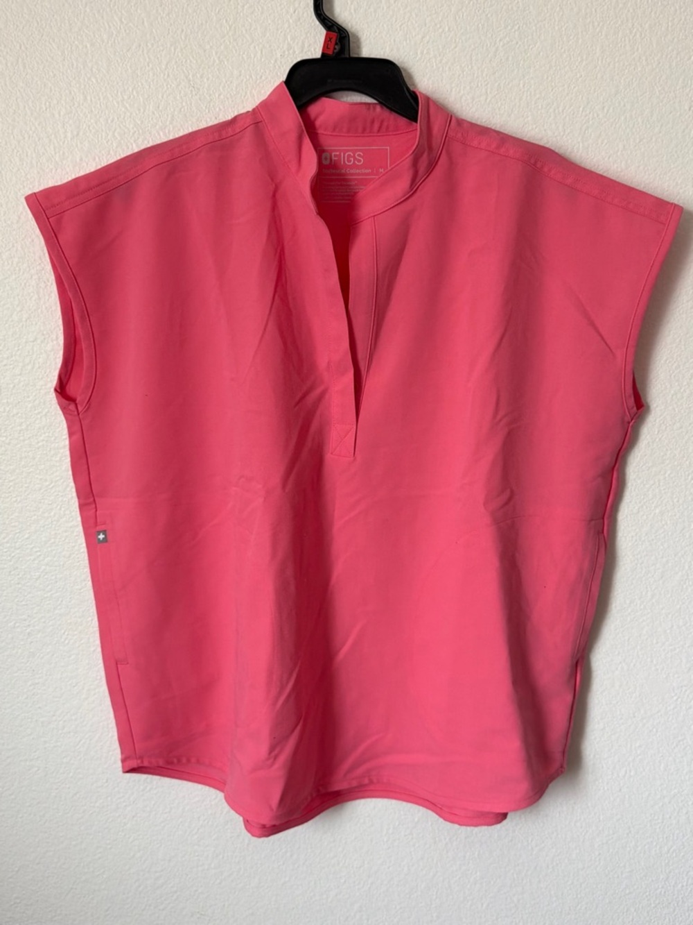 Figs Rafaela Oversized Scrub Top in Bright Pink